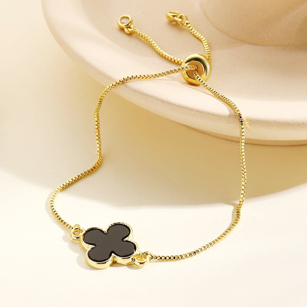 Four-leaf clover bracelet