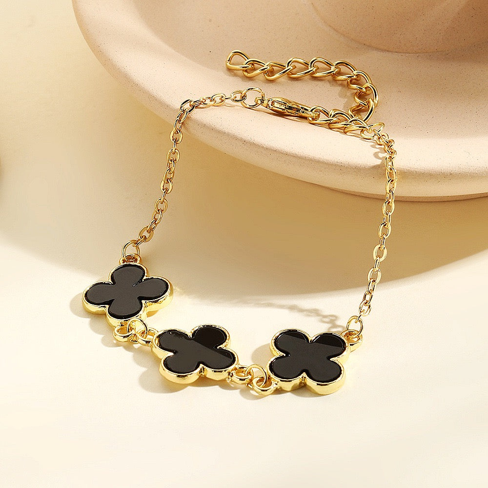 Four-leaf clover bracelet